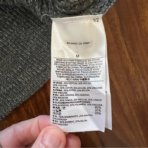 Banana Republic Men's Gray Ribbed Knit Mock Neck Long Sleeve Sweater size medium - Picture 8 of 11